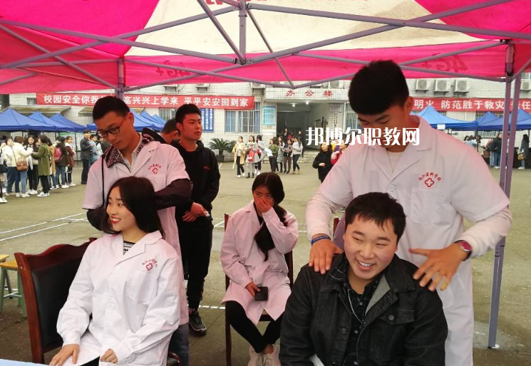 四川內(nèi)江醫(yī)科學(xué)校2022年報(bào)名條件、招生要求、招生對(duì)象