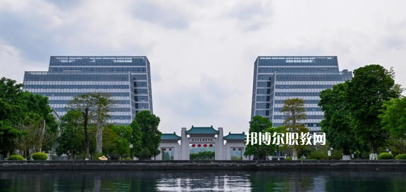 廣東華夏技工學(xué)校2022年報名條件、招生要求、招生對象