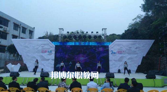 內(nèi)江市川威技工學(xué)校2022年報名條件、招生要求、招生對象