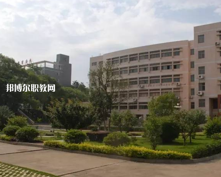 德宏州中等職業(yè)學校2022年招生辦聯系電話