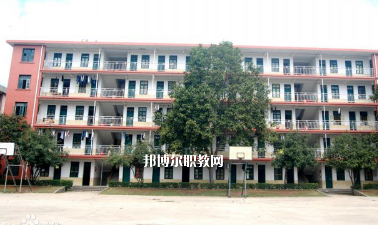 楚雄醫(yī)藥高等?？茖W(xué)校2022年學(xué)費(fèi)、收費(fèi)多少