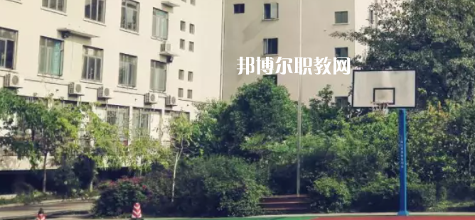 云南冶金高級技工學(xué)校2022年學(xué)費、收費多少