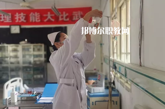 臺州護士學(xué)校2022年報名條件、招生要求、招生對象