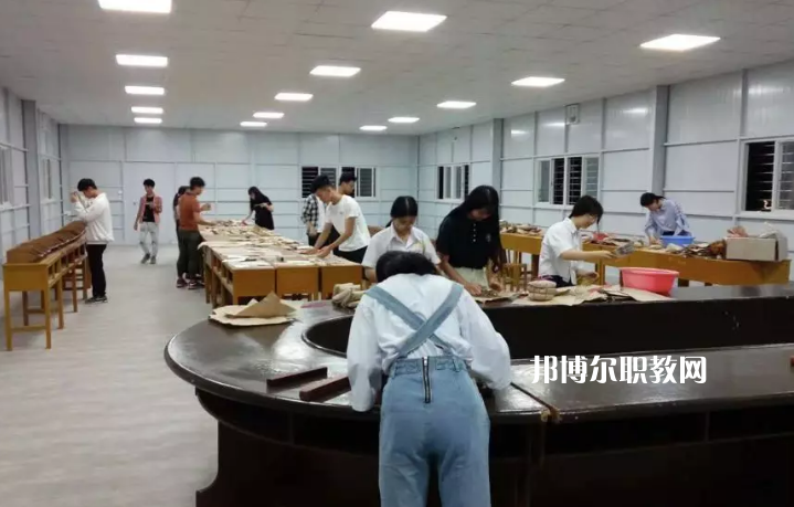 汕頭中醫(yī)藥技工學(xué)校2022年報(bào)名條件、招生要求、招生對(duì)象 