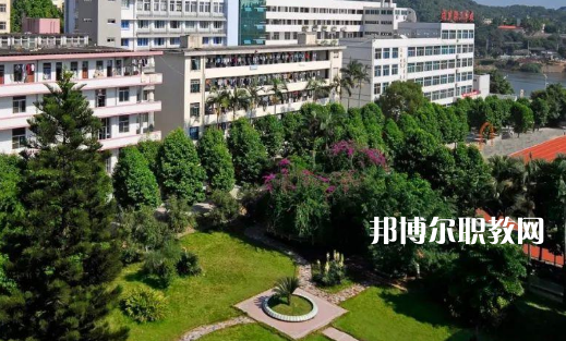 廣安第一職業(yè)技術(shù)學(xué)校2022年報名條件、招生要求、招生對象