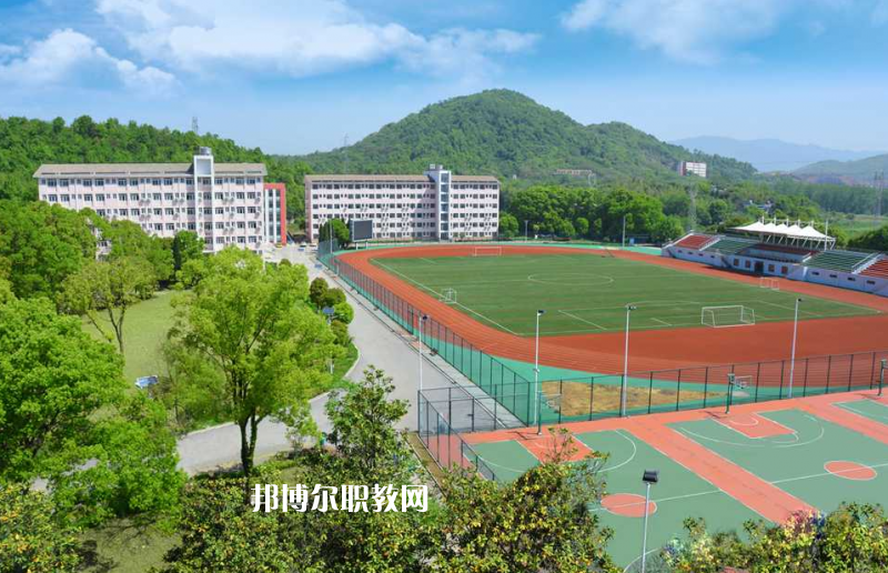 云南工藝美術(shù)學(xué)校2022年學(xué)費、收費多少