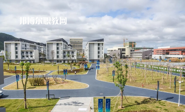 玉溪工業(yè)財貿學校2022年報名條件、招生要求、招生對象