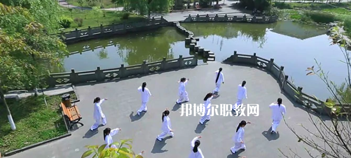四川愛(ài)華學(xué)院怎么樣、好不好
