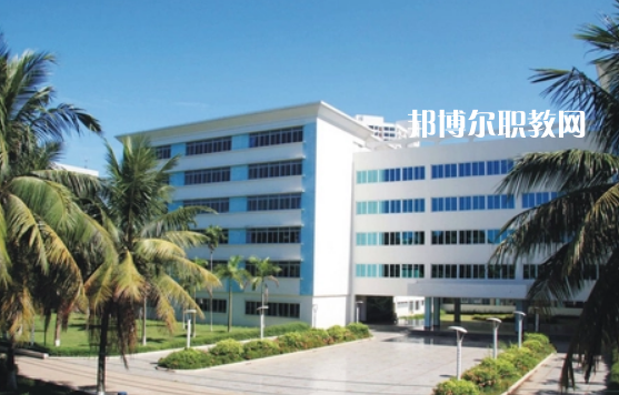 海南省衛(wèi)生學(xué)校2022年報名條件、招生要求、招生對象