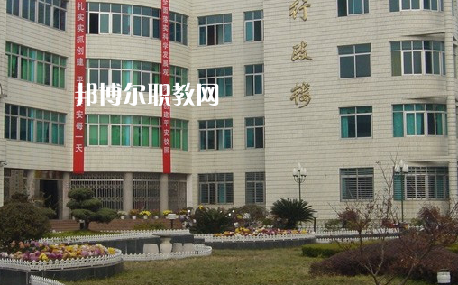 麻城工業(yè)學(xué)校2022年報名條件、招生要求、招生對象