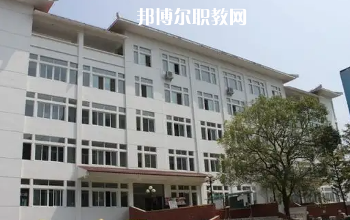 恩施衛(wèi)生學校2022年報名條件、招生要求、招生對象