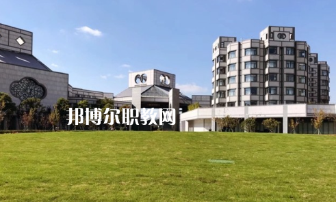 隨州高級(jí)技工學(xué)校2022年報(bào)名條件、招生要求、招生對(duì)象