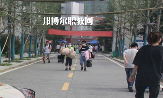 武漢新洲高級職業(yè)中學(xué)2022年報名條件、招生要求、招生對象