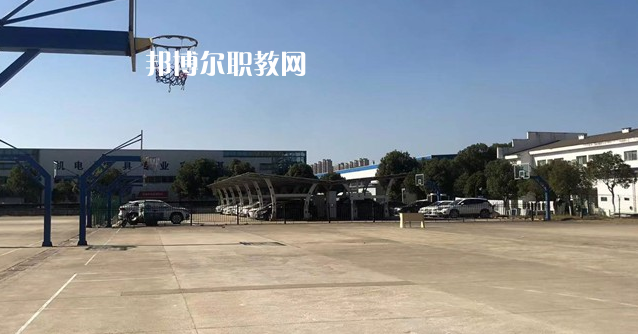 南昌智遠(yuǎn)技工學(xué)校2022年學(xué)費(fèi)、收費(fèi)多少