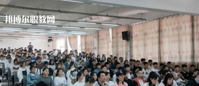 峨邊彝族自治縣職業(yè)高級(jí)中學(xué)校2023年學(xué)費(fèi)、收費(fèi)多少