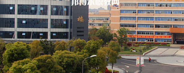 江蘇聯(lián)合職業(yè)技術(shù)學(xué)院無錫機(jī)電分院地址在哪里，哪個(gè)地區(qū)，哪個(gè)城市?