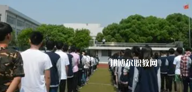 江蘇省錫山中等專業(yè)學(xué)校地址在哪里，哪個地區(qū)，哪個城市?