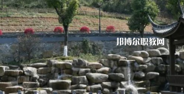 杭州市富陽區(qū)職業(yè)高級(jí)中學(xué)地址在哪里，哪個(gè)地區(qū)，哪個(gè)城市?