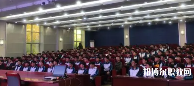 秦皇島市中等專業(yè)學(xué)校地址，乘車路線