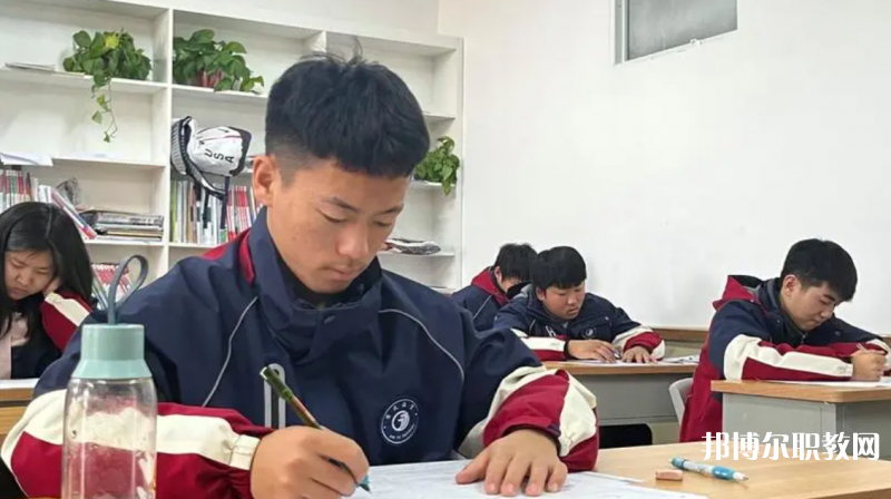 2023鄭州創(chuàng)新科技中等專業(yè)學校招生計劃 招生人數(shù)是多少(附要求、條件、對象)