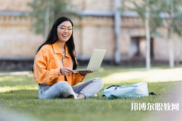 浙江哪里的中專學校能讀平面設計專業(yè)