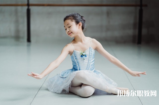湖南哪里的中職學(xué)校能讀高級(jí)護(hù)理專業(yè)