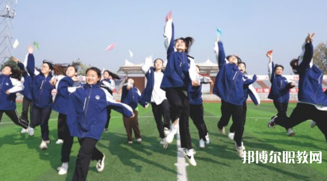 四川2024年中專(zhuān)什么時(shí)候報(bào)名