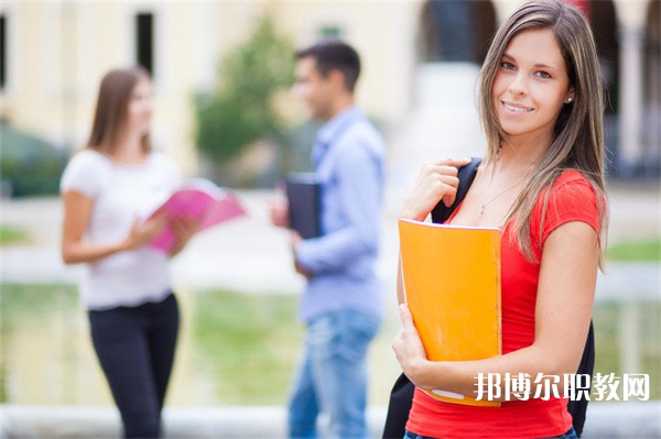 湖南哪里的中專學校能讀大數(shù)據(jù)技術運用專業(yè)