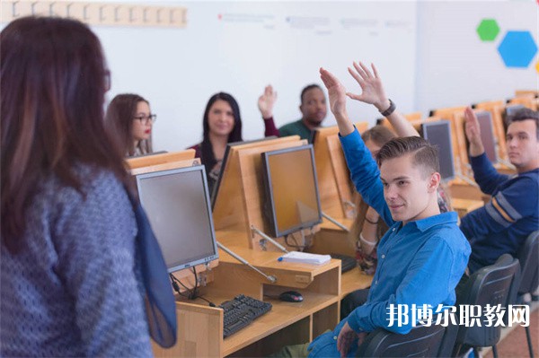 廣東哪里的中專學校能讀護理專業(yè)