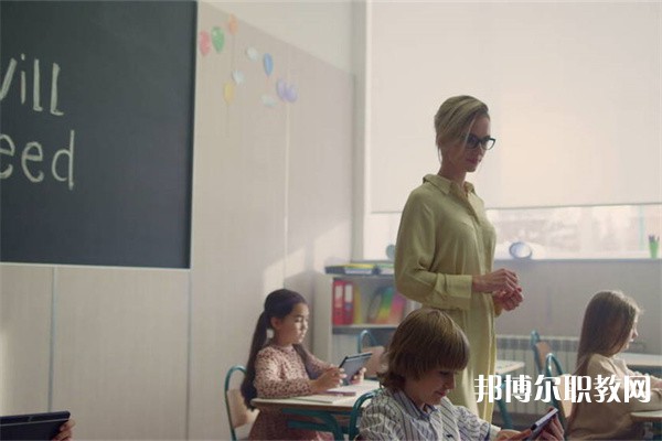 廣東哪里的中職學校能讀計算機廣告制作專業(yè)