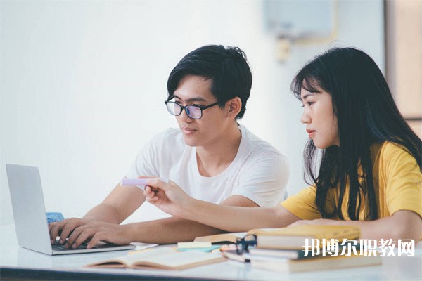 廣西哪里的中職學校能讀航空服務(wù)專業(yè)
