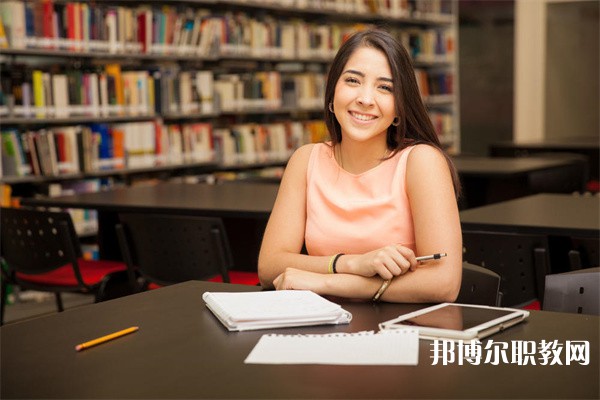 廣西哪里的職教中心能讀旅游服務(wù)與管理(導(dǎo)游、休閑農(nóng)業(yè)方向)專(zhuān)業(yè)