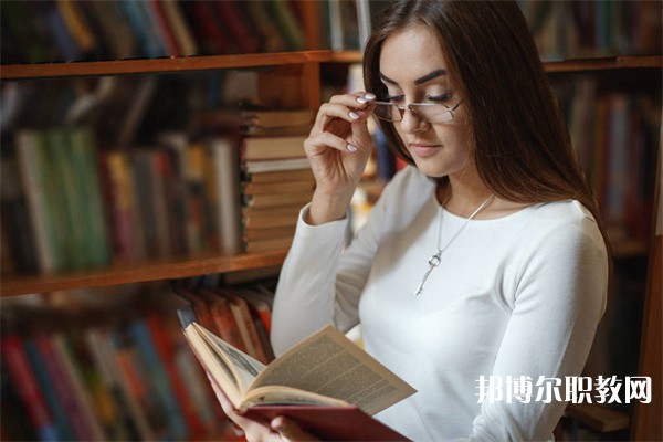 貴州哪里的中職學(xué)校能讀計(jì)算機(jī)動(dòng)漫設(shè)計(jì)專(zhuān)業(yè)