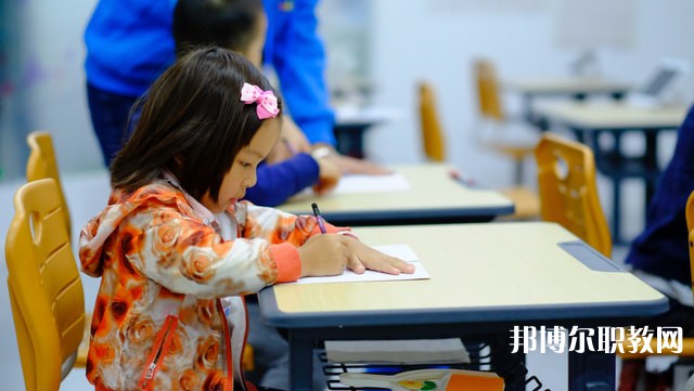 貴州哪里的職業(yè)學校能讀計算機藝術與裝潢專業(yè)