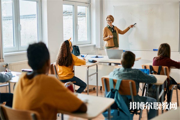 云南哪里的中職學(xué)校能讀建筑施工管理與工程預(yù)決算專(zhuān)業(yè)專(zhuān)業(yè)