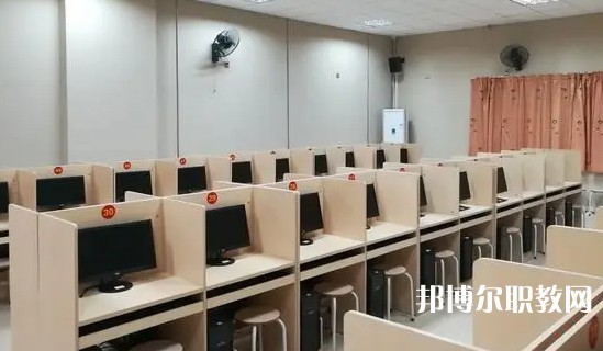 2025新疆公辦中專(zhuān)學(xué)校最新排名前三名單
